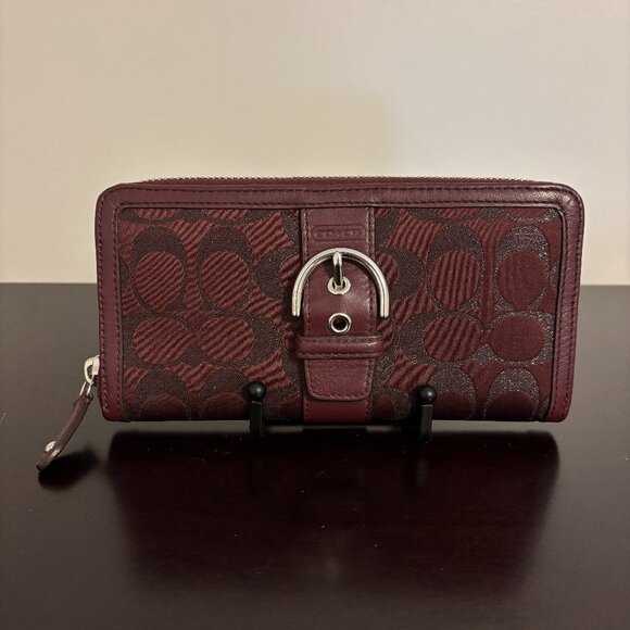 Coach Campbell Signature Burgundy Faux Buckle Accordion Zip Around Wallet - Picture 1 of 10